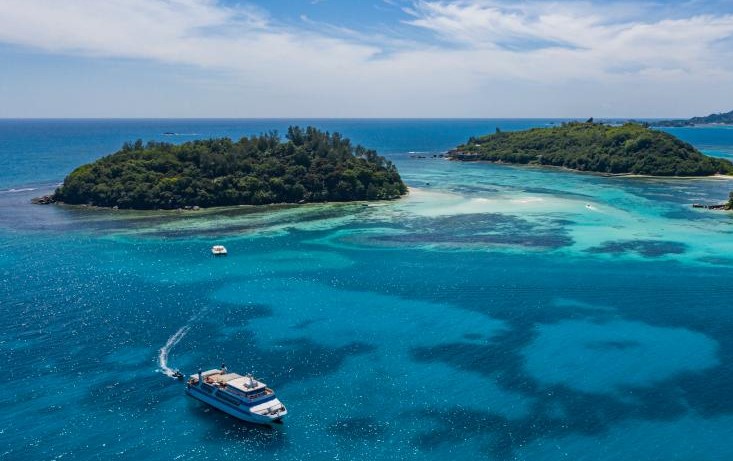 Boat Tour in Cousin Island in Seychelles